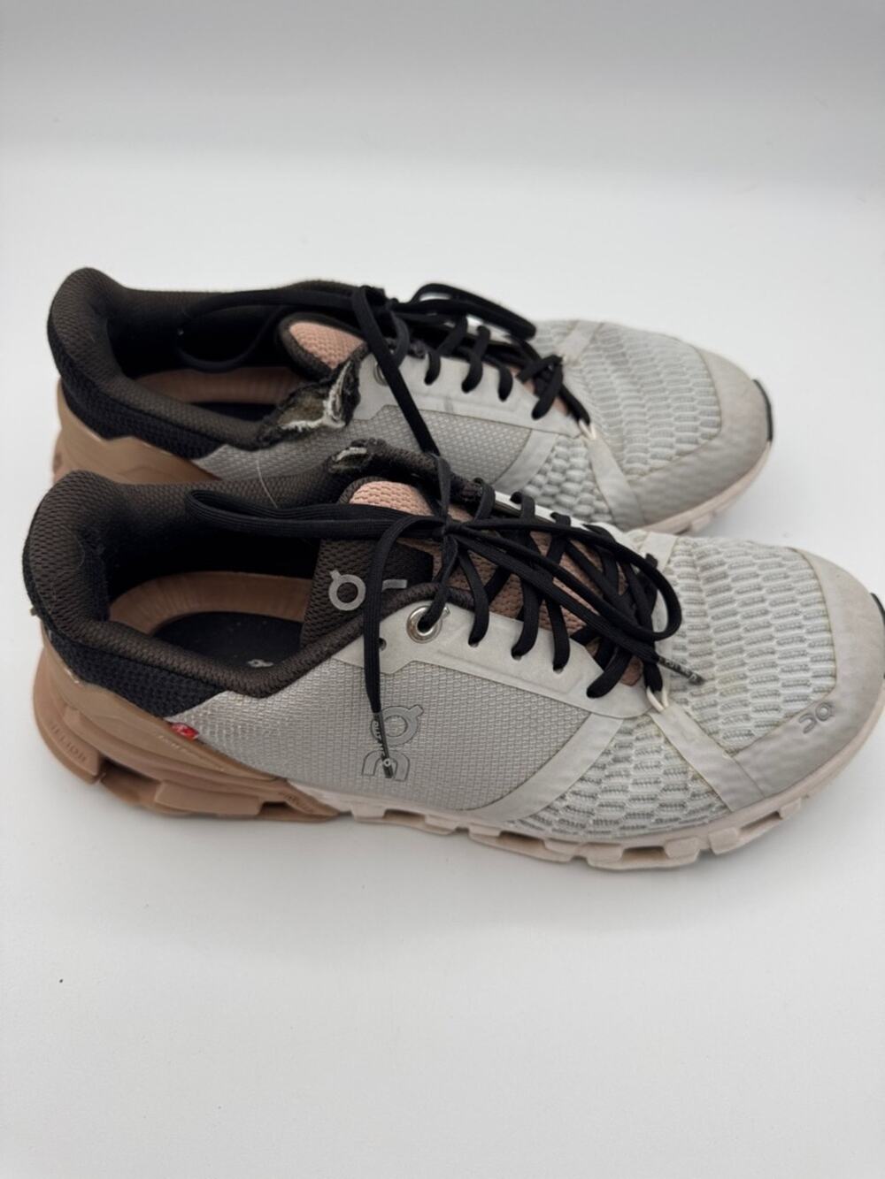 On Running Shoes - Women's 7